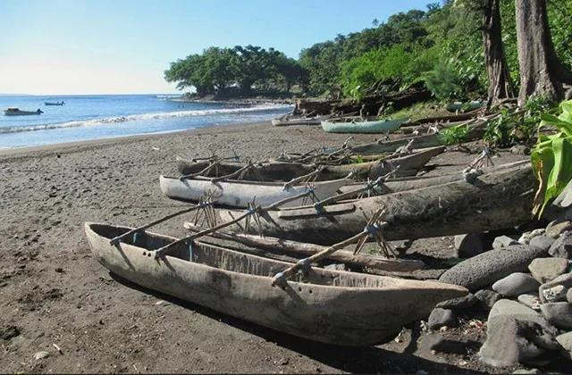 瓦努阿图塔纳岛瓦西西村的独木舟还能安处多久？