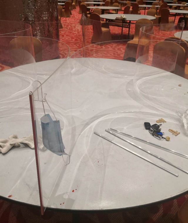 酒楼餐厅食堂餐桌专用防疫防飞沫玻璃亚克力隔离挡板订制